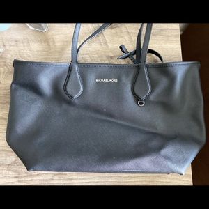 MK tote